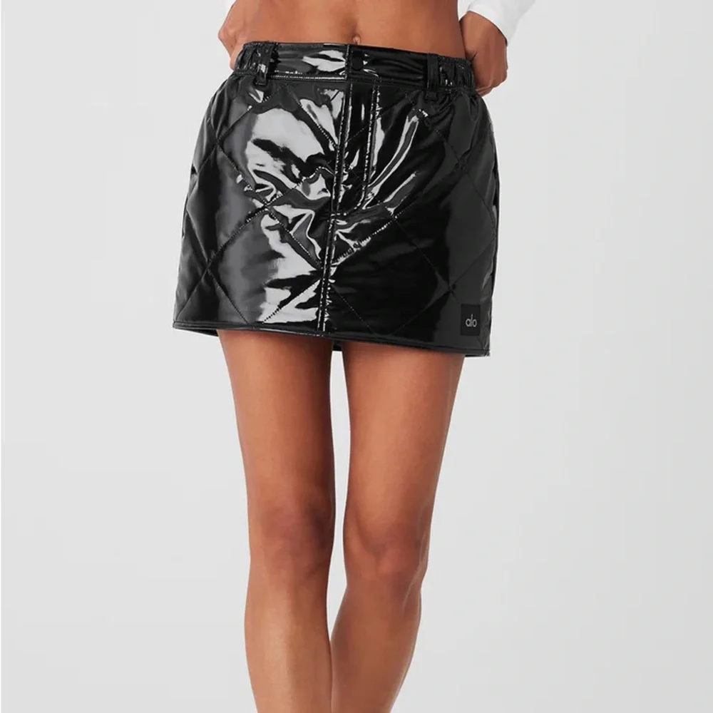 Snomoto Puffer Mini Skirt - ALO YOGA
